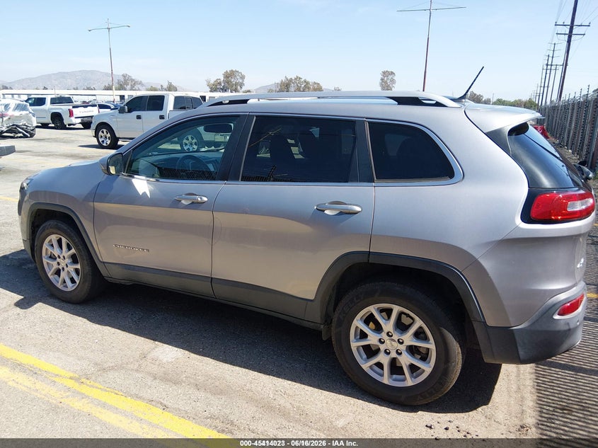 2018 Jeep Cherokee Latitude 4X4 VIN: 1C4PJMCB5JD528529 Lot: 45414023