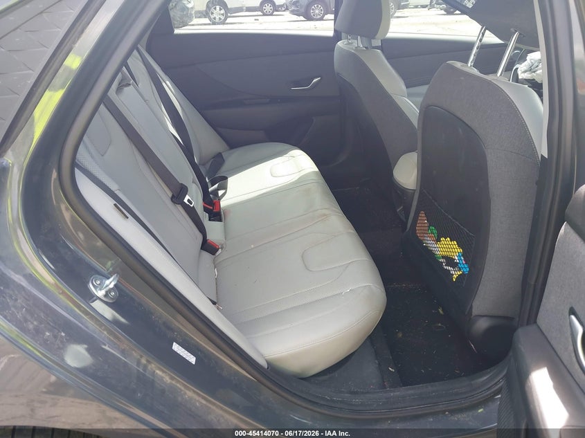 2025 HYUNDAI ELANTRA auction photo 8
