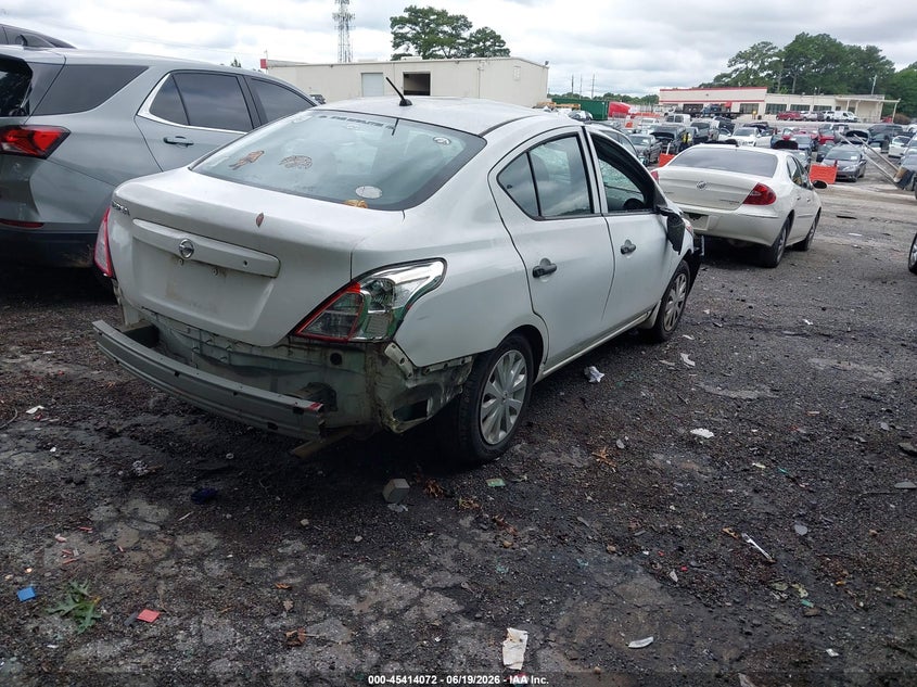 2016 NISSAN VERSA auction photo 4