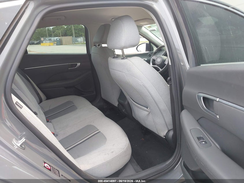 2021 HYUNDAI SONATA auction photo 8