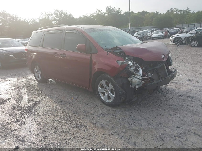 2014 Toyota Le V6 8 Passenger