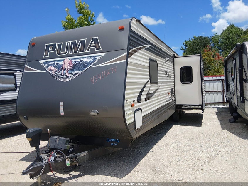 2017 FOREST RIVER PUMA 30RKSS auction photo 2
