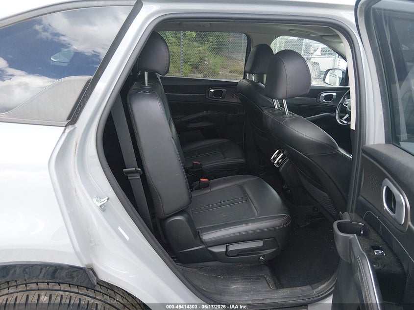 2023 KIA SORENTO auction photo 8