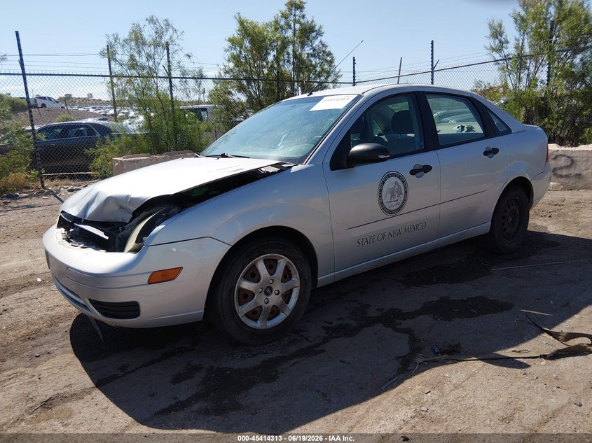 2005 FORD FOCUS auction photo 2