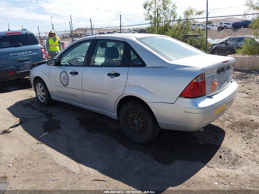 2005 FORD FOCUS auction photo 3