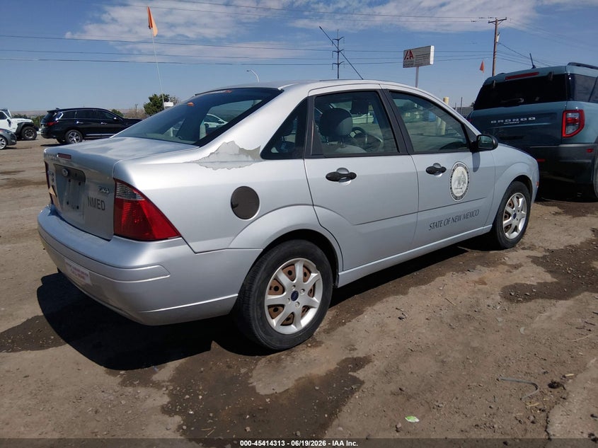 2005 FORD FOCUS auction photo 4
