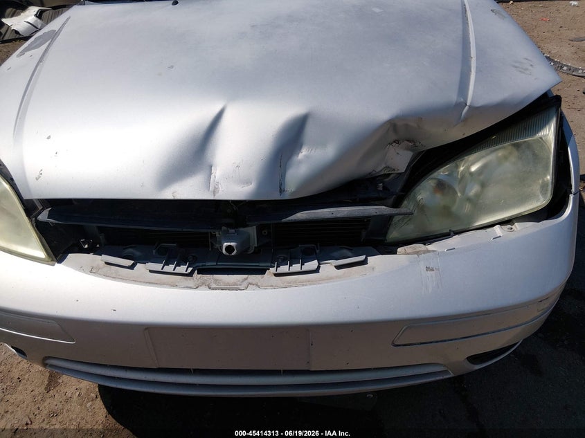 2005 FORD FOCUS auction photo 6