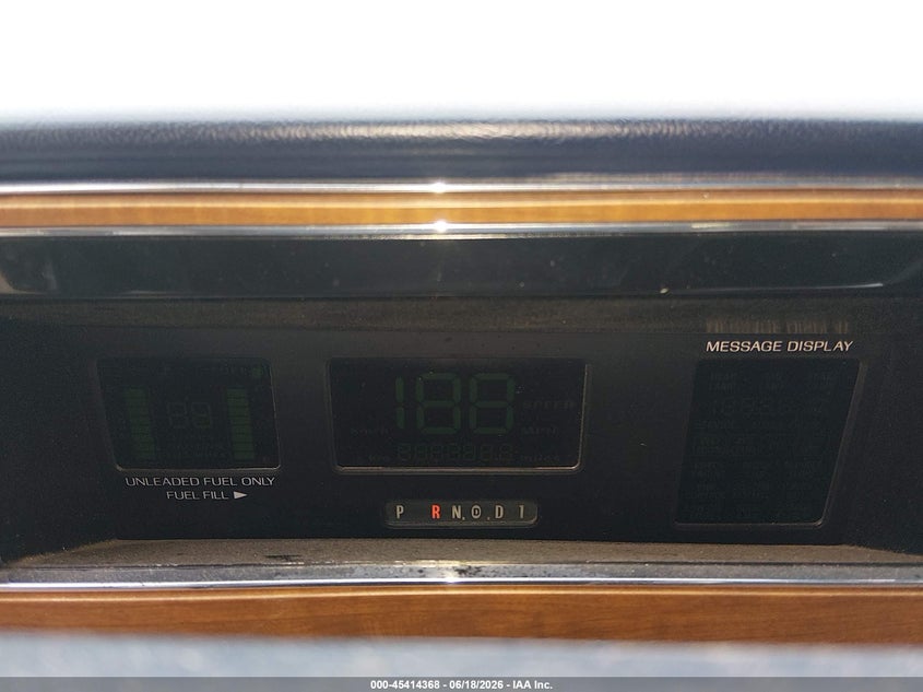 1990 Lincoln Continental Signature VIN: 1LNLM9848LY704039 Lot: 45414368