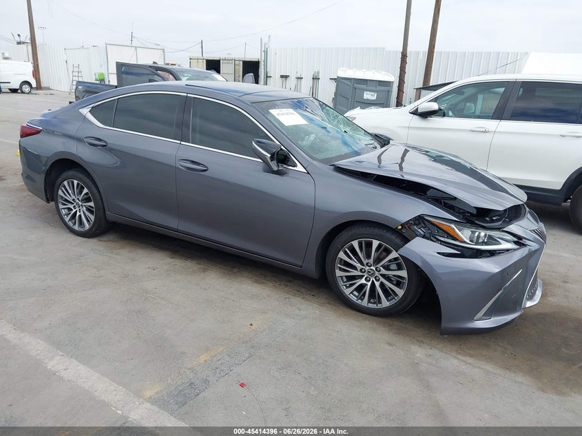 2019 LEXUS ES 350 — Галерея фотографий