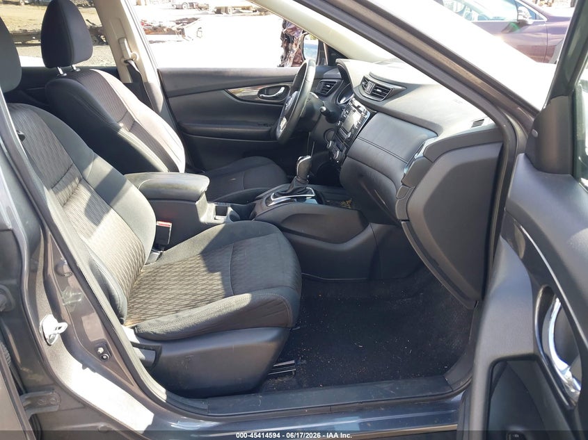2017 NISSAN ROGUE auction photo 5