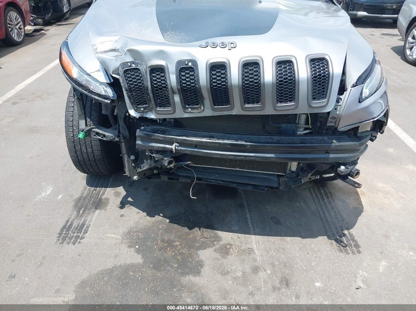 2017 JEEP CHEROKEE auction photo 6