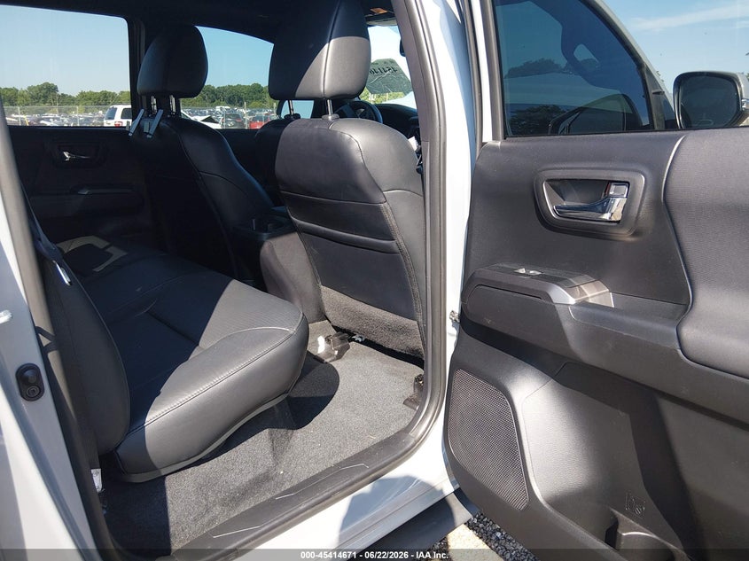2021 TOYOTA TACOMA auction photo 8