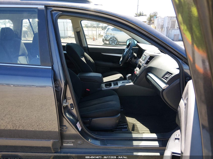2013 SUBARU OUTBACK auction photo 5
