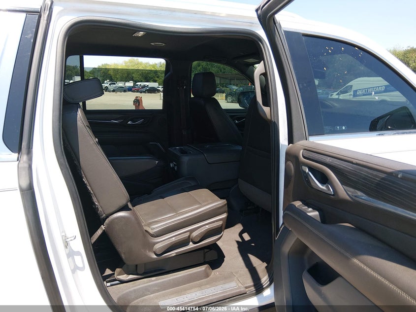 2022 GMC YUKON XL auction photo 8