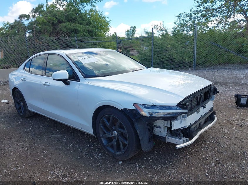 Vin: 7jr102fk1lg041484, lot: 45912802, volvo s60 momentum 20201
