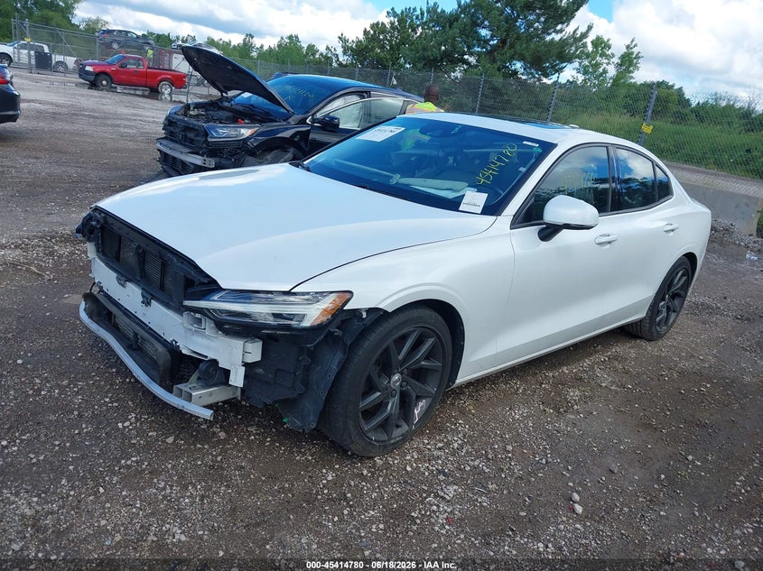Vin: 7jr102fk1lg041484, lot: 45912802, volvo s60 momentum 20202