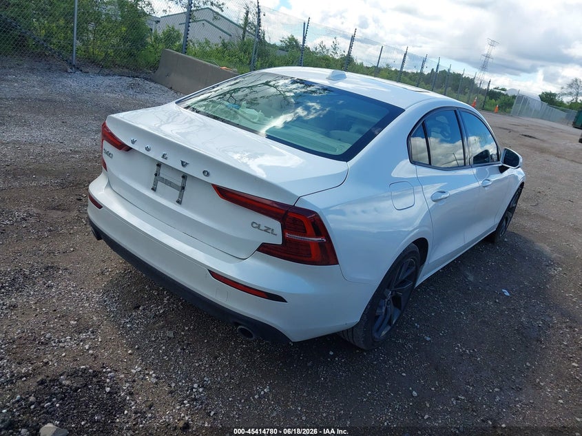 Vin: 7jr102fk1lg041484, lot: 45912802, volvo s60 momentum 20204