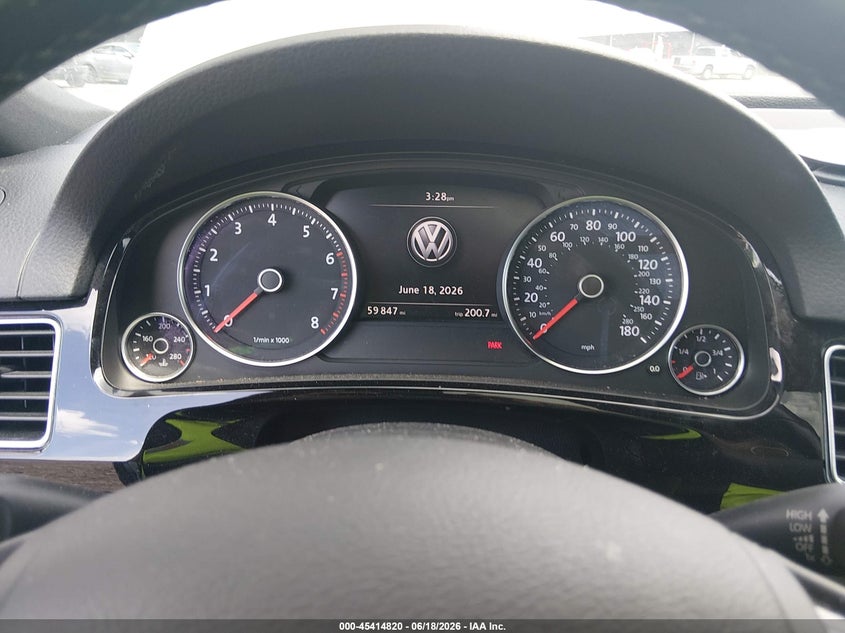 2017 VOLKSWAGEN TOUAREG auction photo 7