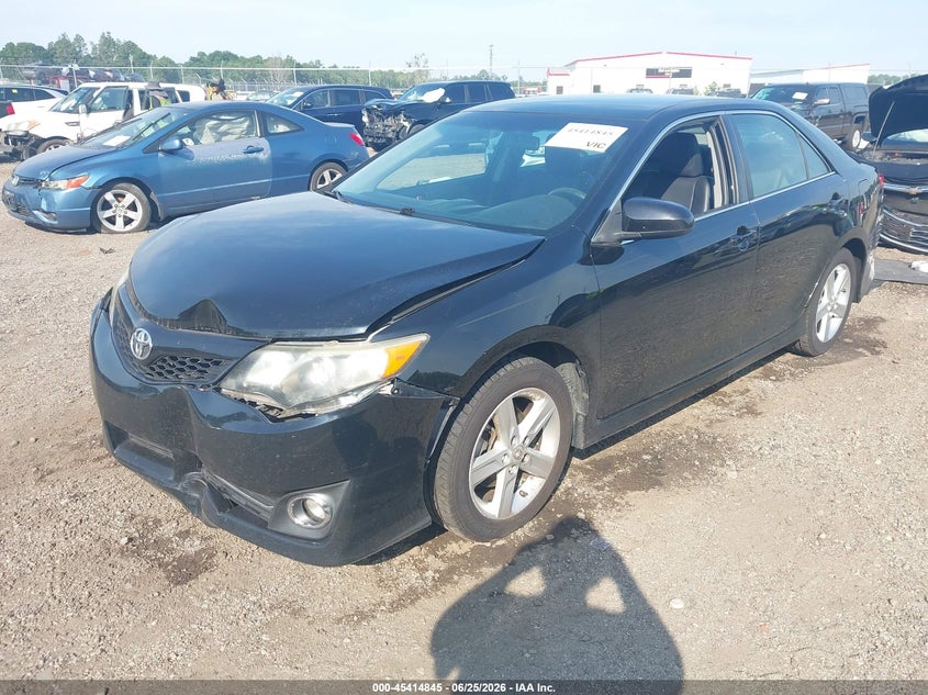 2014 TOYOTA CAMRY auction photo 2