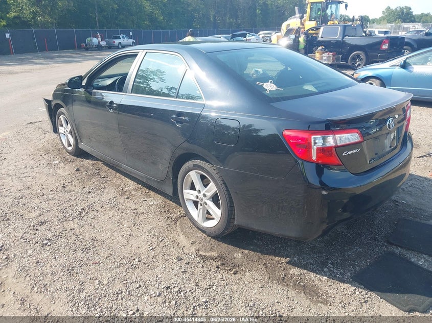 2014 TOYOTA CAMRY auction photo 3