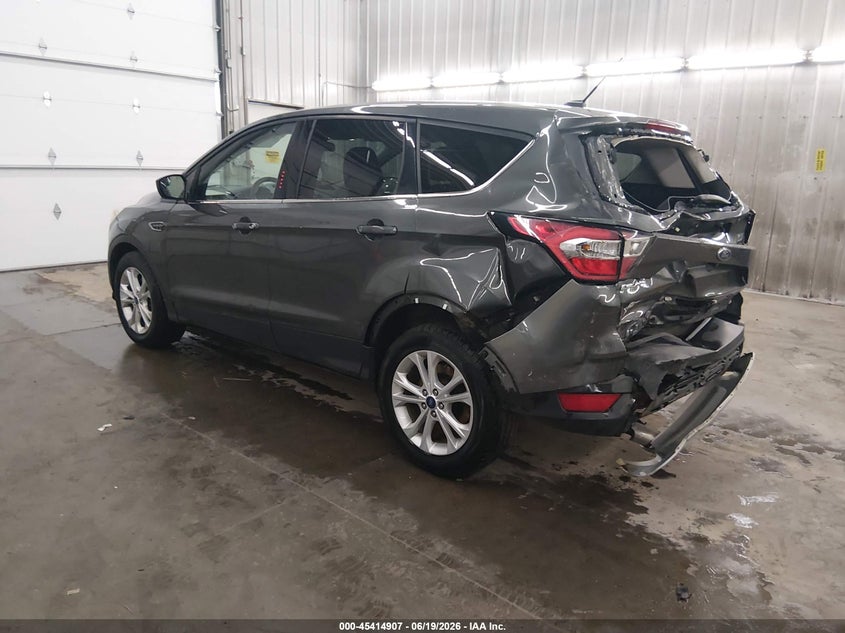 VIN 1FMCU9GD8HUC68115 2017 FORD ESCAPE SE