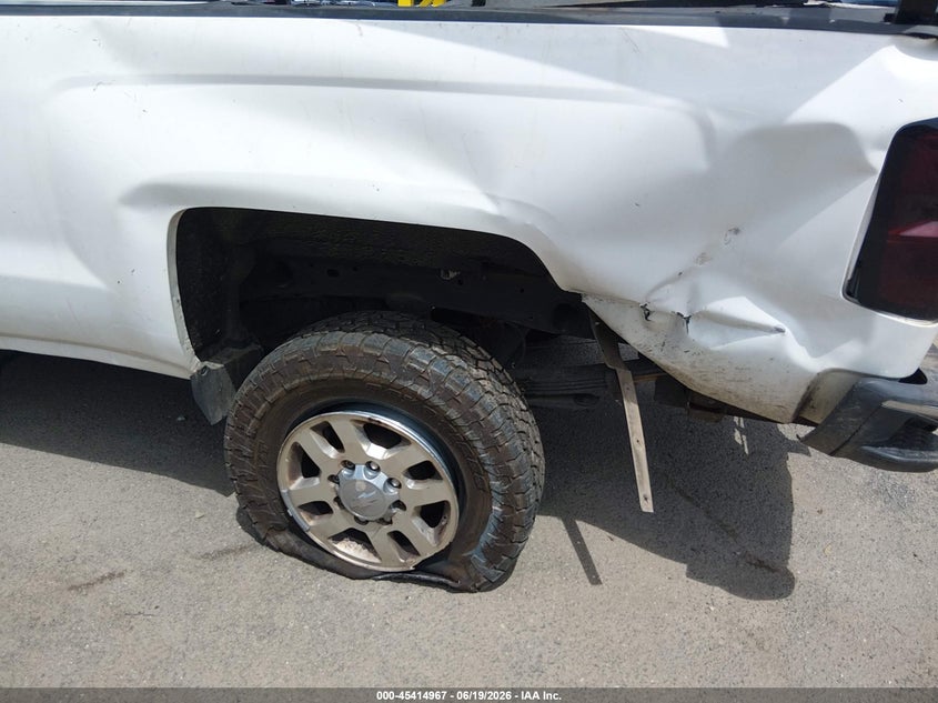 2015 CHEVROLET SILVERADO 2500HD BUILT AFTER AUG 14 auction photo 6