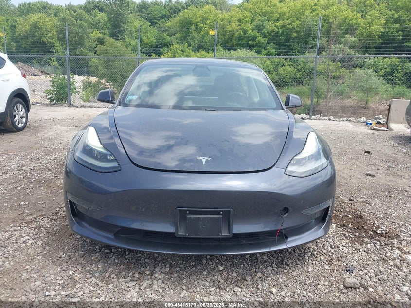 TESLA MODEL 3 - zdjęcie 12
