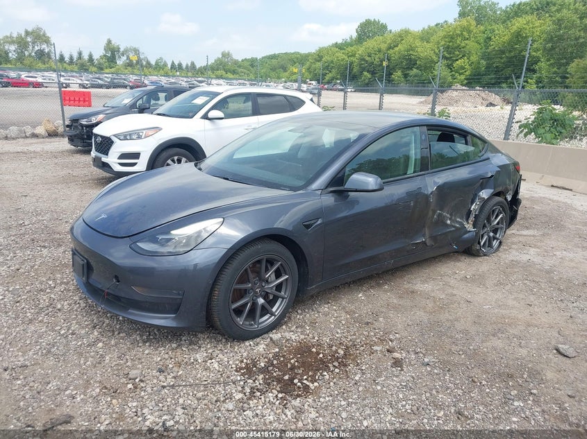 TESLA MODEL 3 - zdjęcie 2