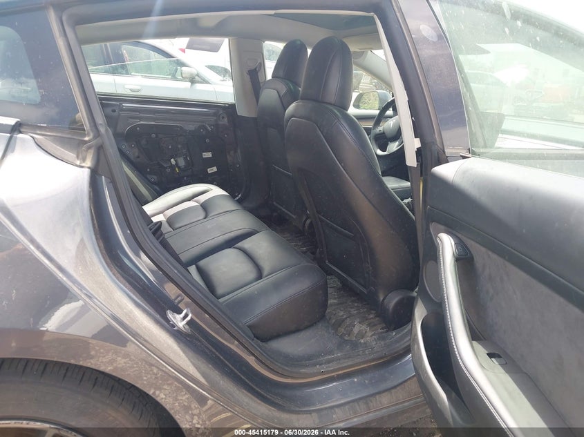 TESLA MODEL 3 - zdjęcie 8
