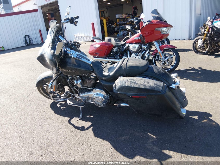 2017 Harley-Davidson Flhxs Street Glide Special VIN: 1HD1KRC36HB664018 Lot: 45415263
