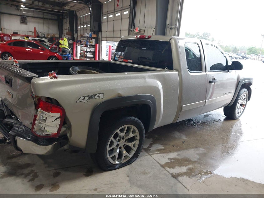 2007 CHEVROLET SILVERADO PICKUP 4.8L V-8 295HP