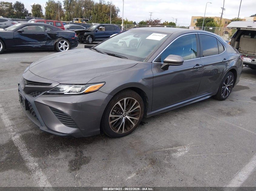 4T1G11AKXLU949095 2020 TOYOTA CAMRY SE photo 1