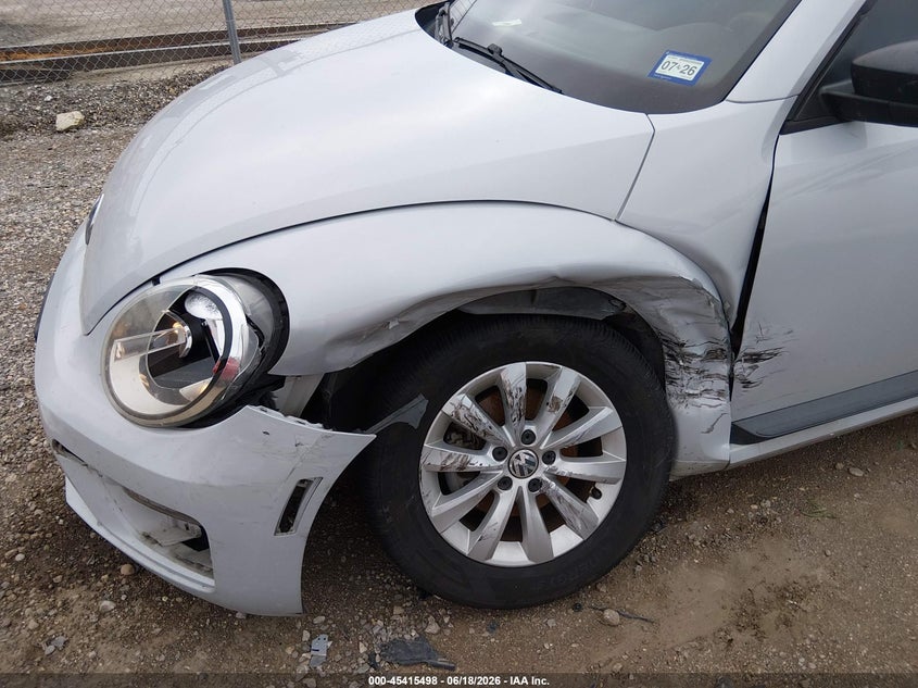 2017 Volkswagen Beetle #Pinkbeetle/1.8T Classic/1.8T S VIN: 3VWF17ATXHM623236 Lot: 45415498