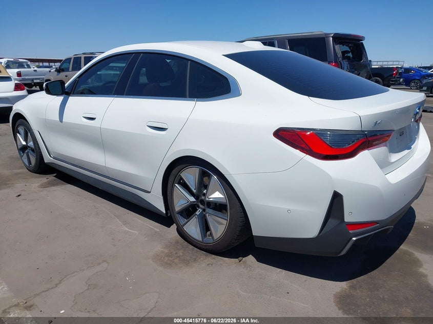 Vin: wby73aw04pfr01378, lot: 45913798, bmw i4 edrive40 20233