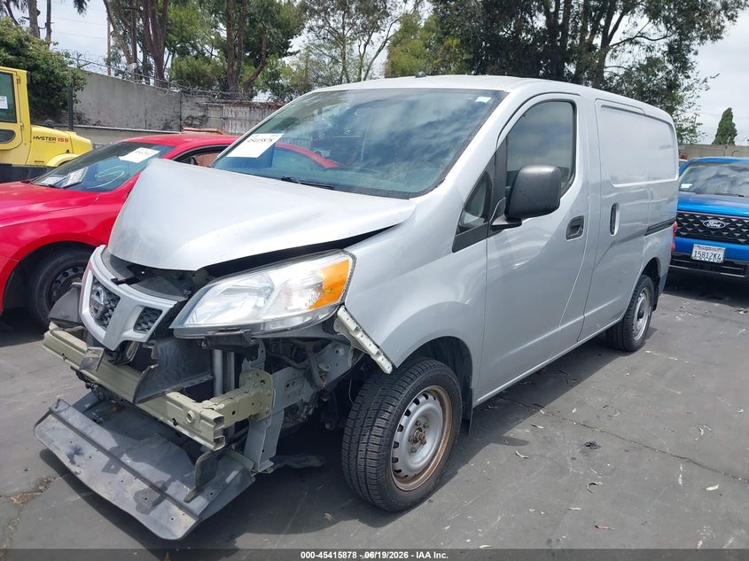 2015 Nissan NV200, Удар спереди, IAAI, VIN 3N6CM0KN8FK716203 — фото 2