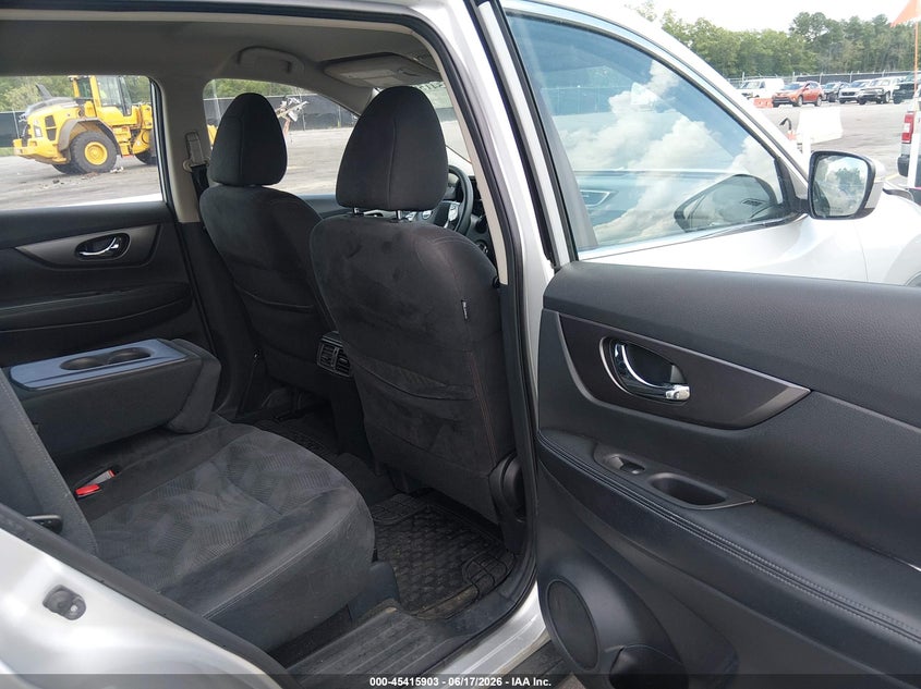 2015 NISSAN ROGUE auction photo 8