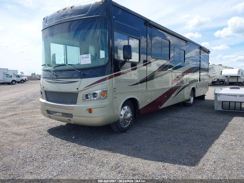 2011 FORD F53 auction photo 2