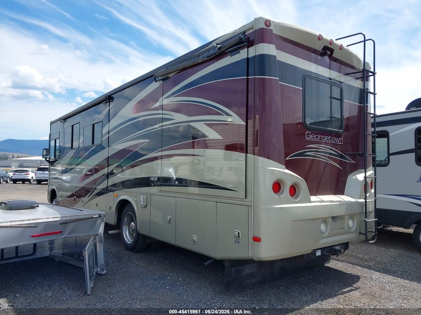 2011 FORD F53 auction photo 3