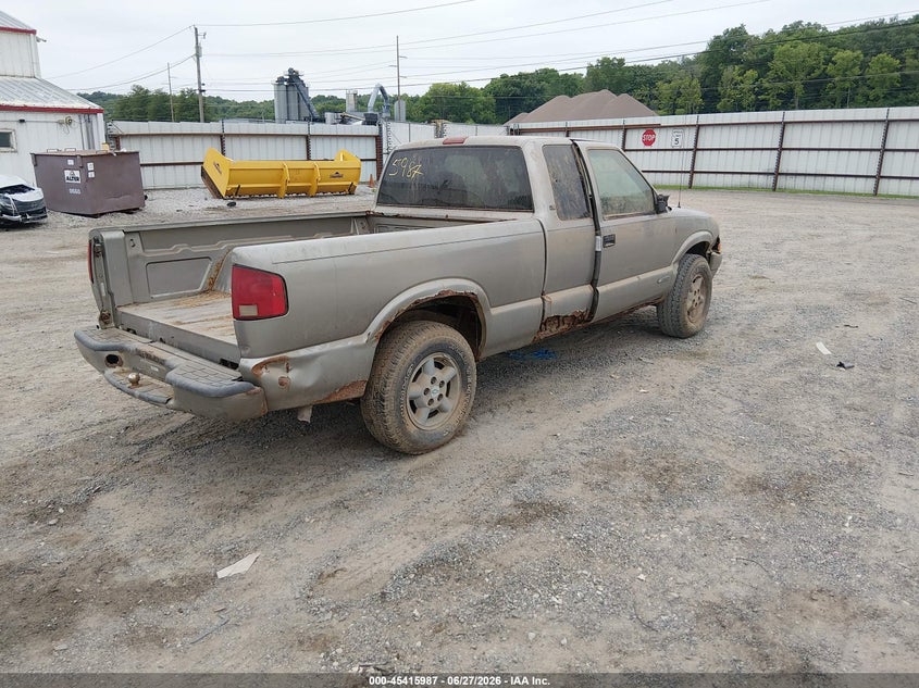 2001 CHEVROLET S-10 auction photo 4