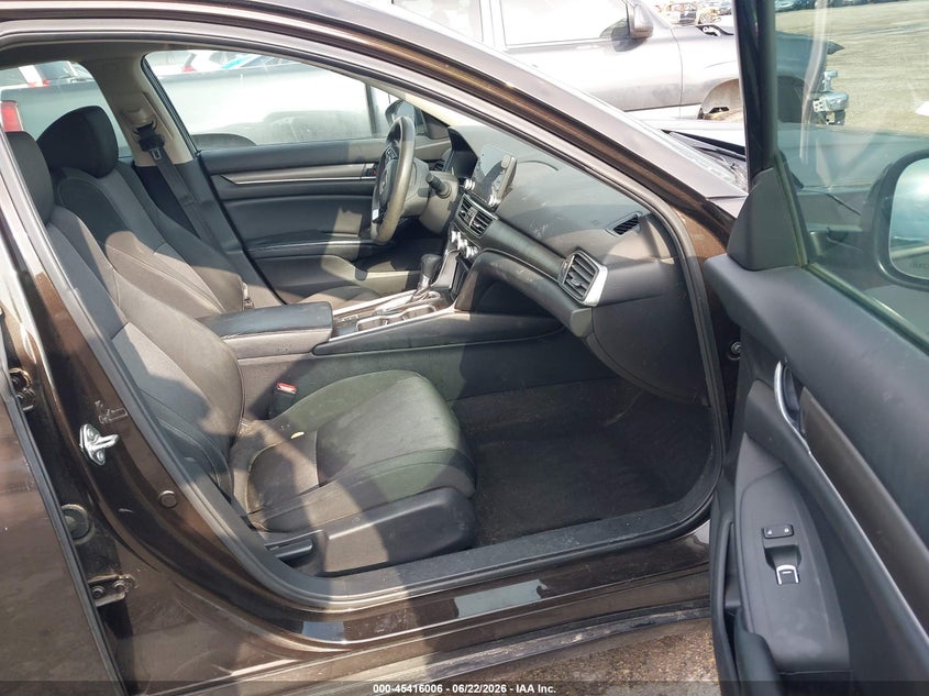 2018 HONDA ACCORD auction photo 5