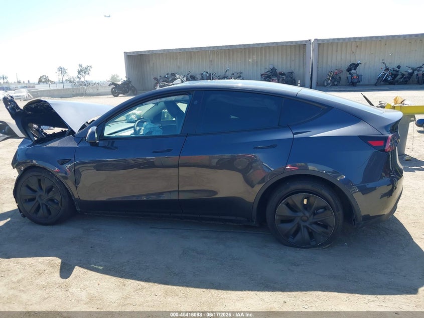 2024 Tesla Model Y Long Range Single Motor Rear-Wheel Drive/Rwd VIN: 7SAYGDED7RF180287 Lot: 45416098