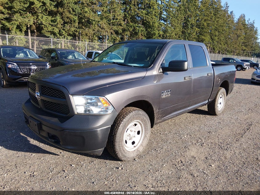 1C6RR7KG3JS294197 2018 RAM 1500 TRADESMAN  4X4 5'7 BOX photo 1