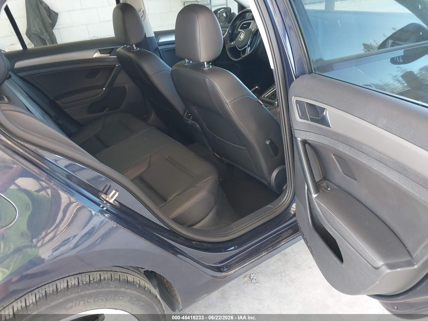 2017 VOLKSWAGEN GOLF auction photo 8