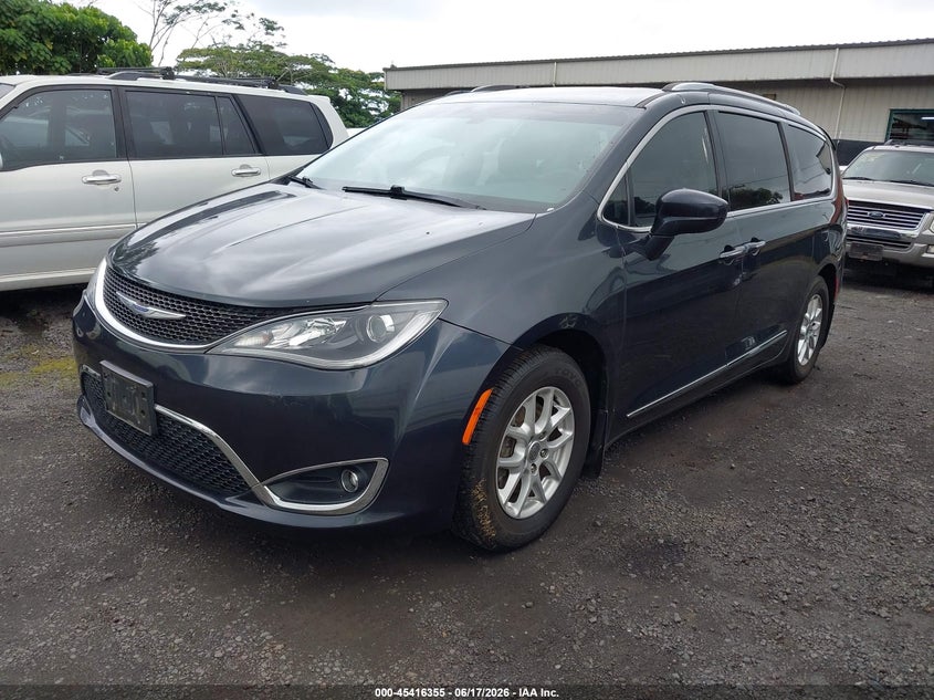 Vin: 2c4rc1bg2lr223911, lot: 45914377, chrysler pacifica touring l 20202