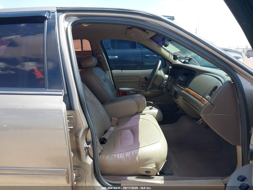 2001 FORD CROWN VICTORIA auction photo 5
