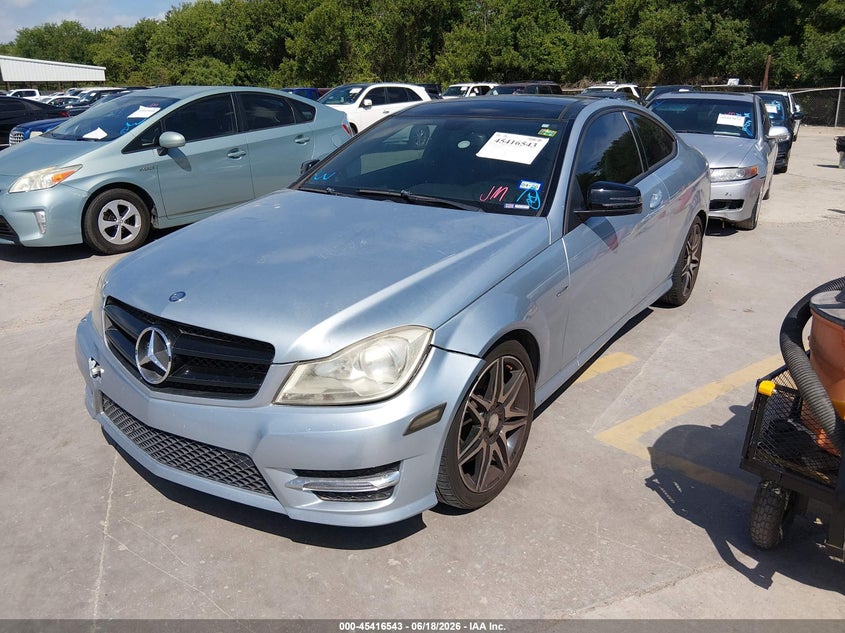 2013 Mercedes-Benz C 250 WDDGJ4HB9DG030562 photo 1