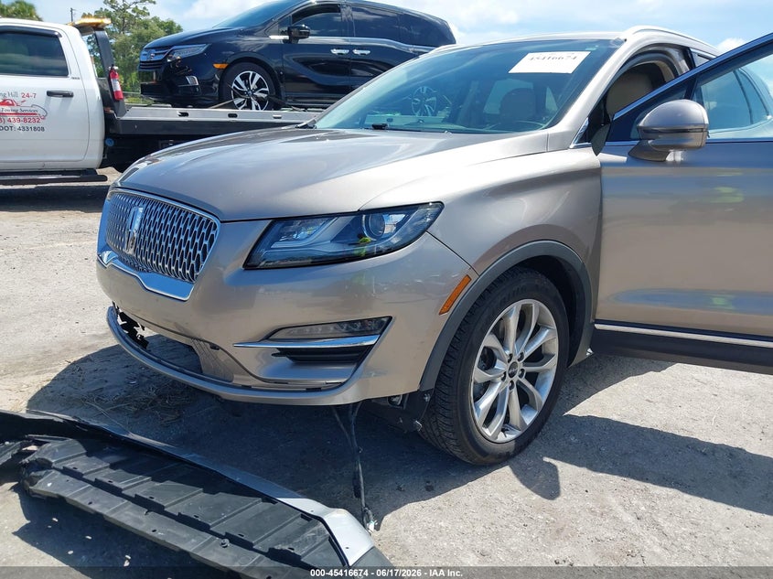 2019 Lincoln Mkc Select VIN: 5LMCJ2C90KUL50183 Lot: 45416674
