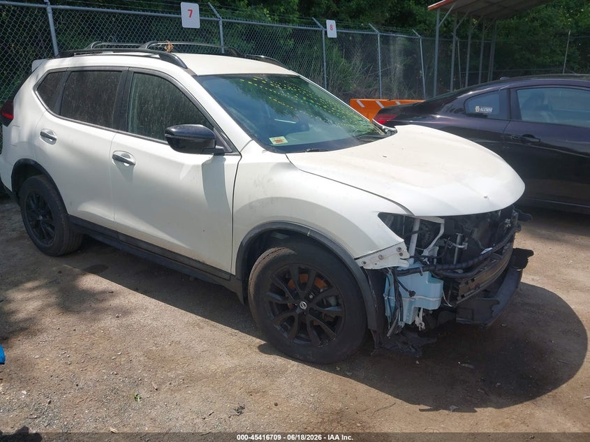2017 NISSAN ROGUE auction photo 1
