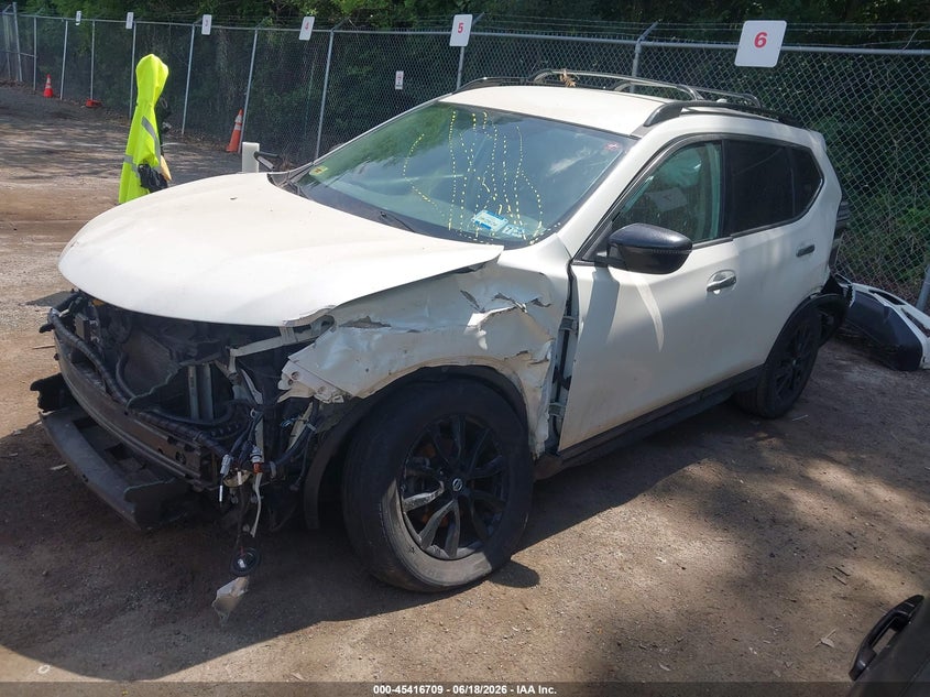 2017 NISSAN ROGUE auction photo 2