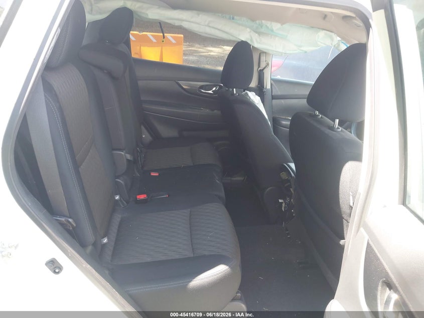 2017 NISSAN ROGUE auction photo 8